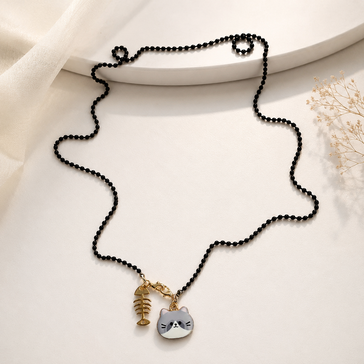 Collar Gato Gris – Estilo minimalista y felino