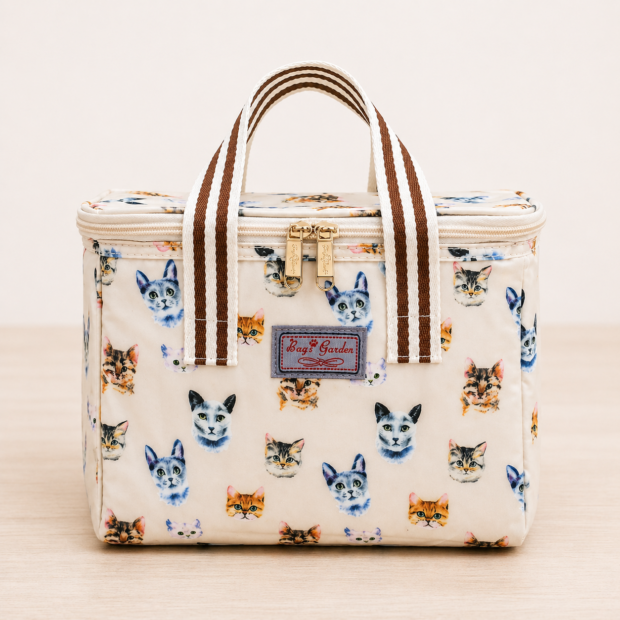 Nevera Térmica. Estampado Gatitos Beige