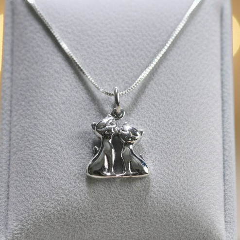 Collar Gatitos Unidos – Plata de Ley 925