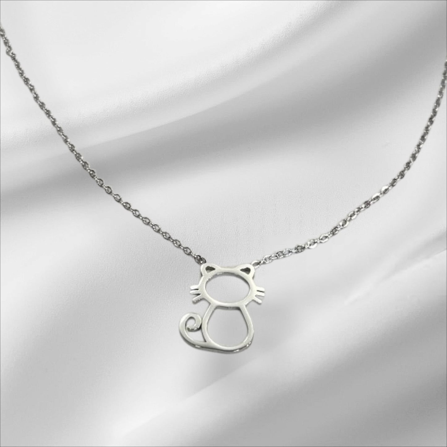 Collar de acero con gatito en color plata