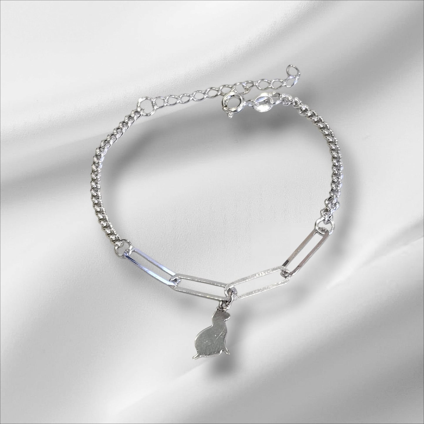 Pulsera de plata de ley con silueta de gato