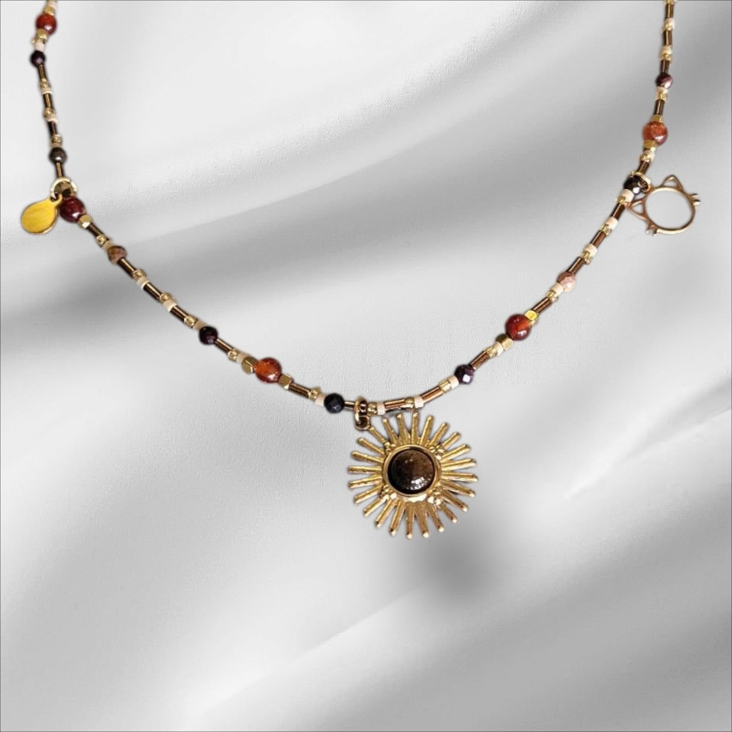 Collar de acero y cristal de colores con estrella con de acero y piedra ágata