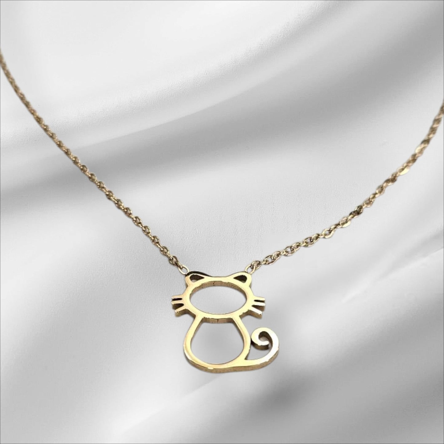 Collar de acero con gatito en dorado