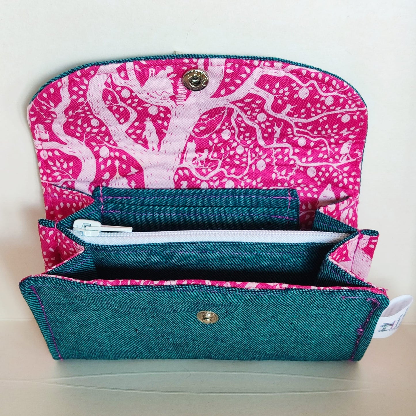 Cartera Bosque Encantado en color verde hecha a mano