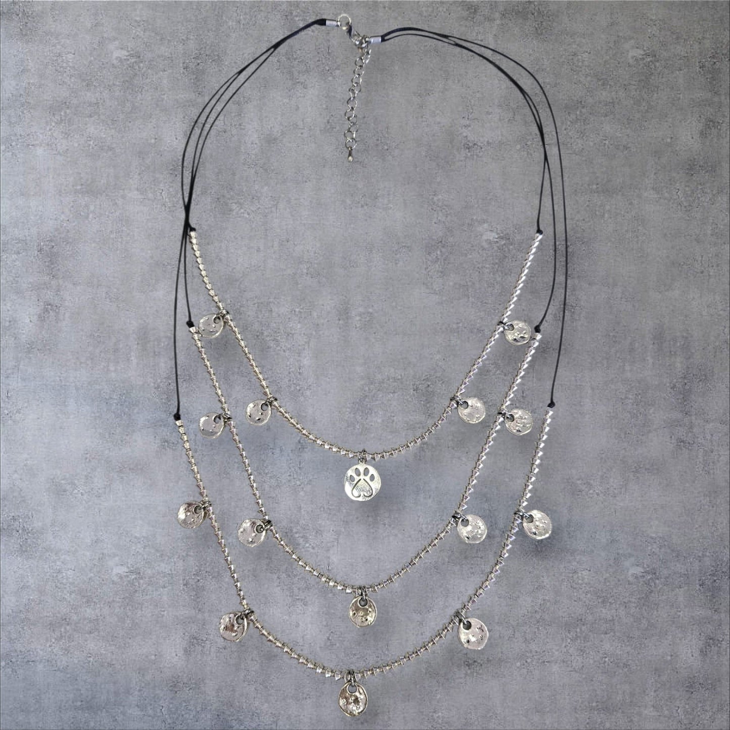 Collar Triple Huella Brillante de Acero