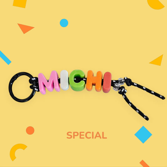 Llavero “Michi” de Letras de Colores