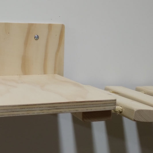 Puente de madera y cuerda con dos repisas rectas