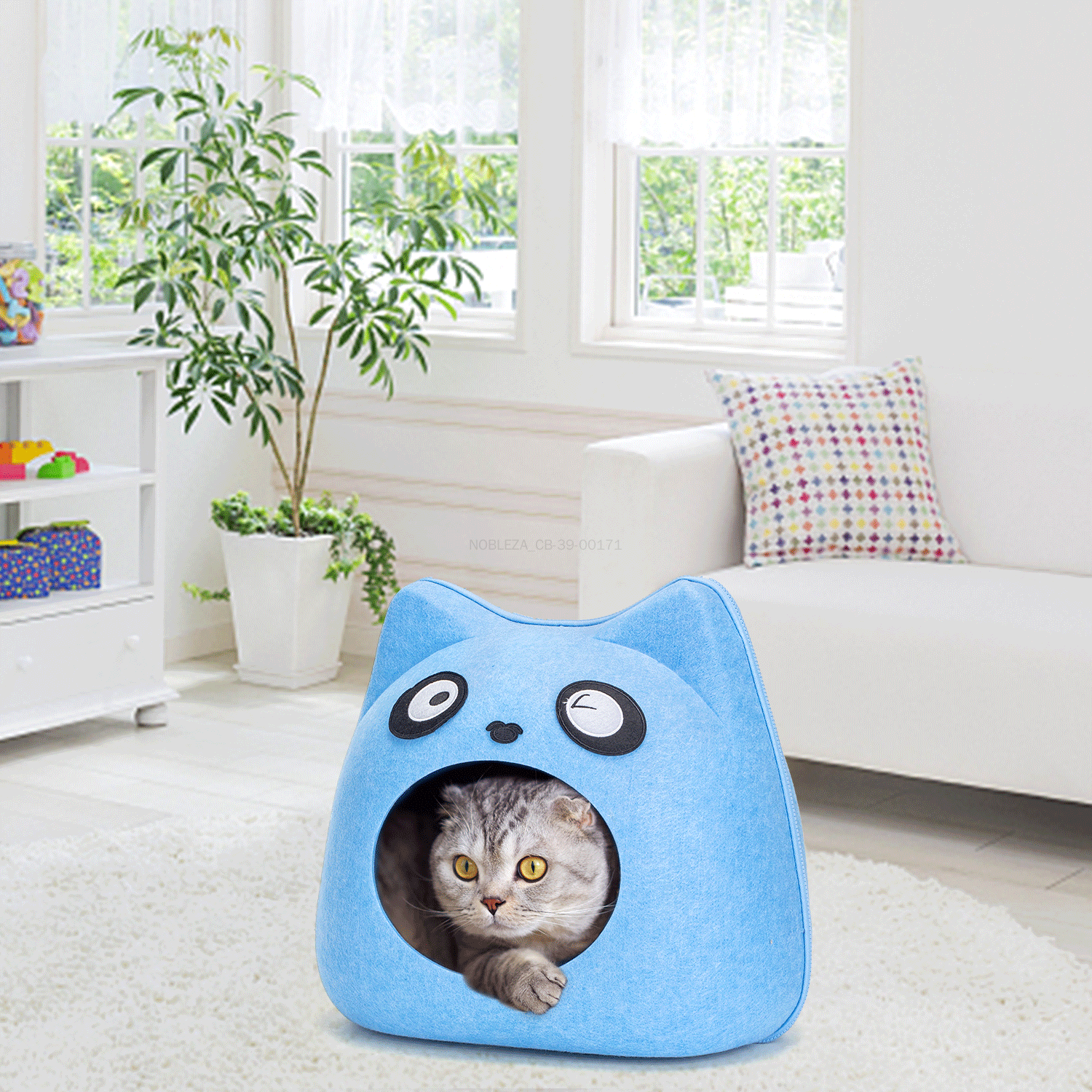 Casa para gatos con forma de panda