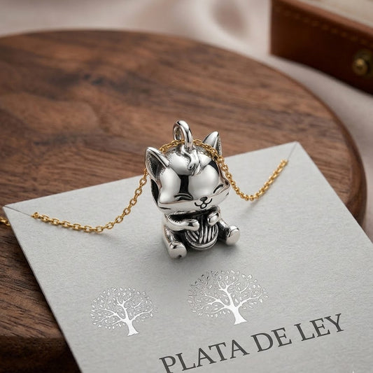 Charm gato con ovillo – Plata de ley 925