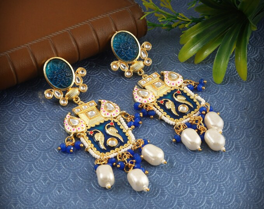 Pendientes de la India en color dorado con piedras en color azul