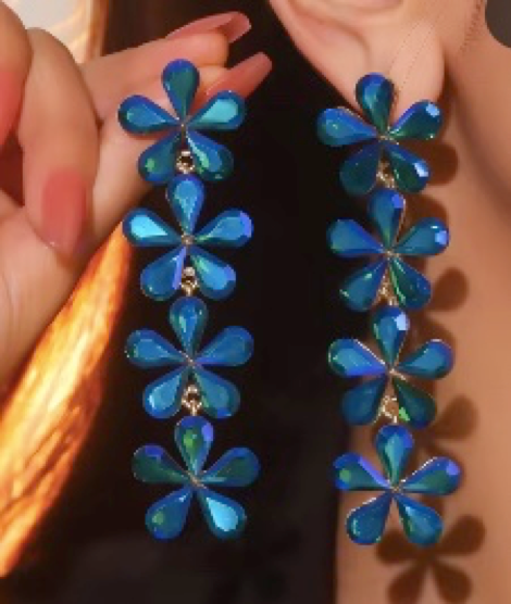 Pendientes solidarios largos de azules, colección Sevilla 8