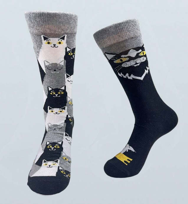 Calcetines para hombre de gatos en tono gris