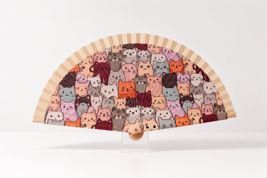 Abanico con diseños de gatos