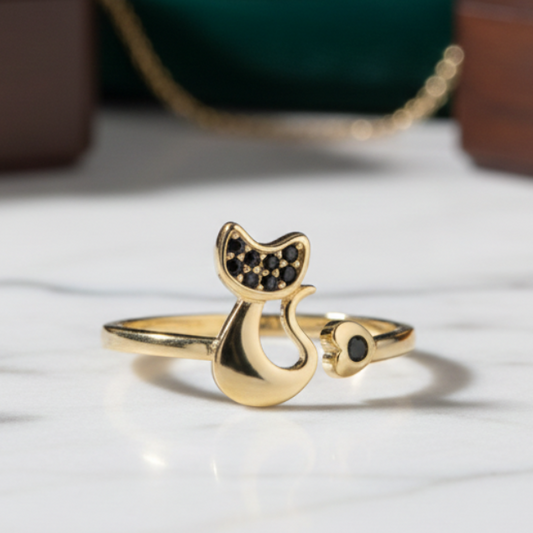 Anillo Gatuno en Plata de Ley Chapada en Oro – Con Circonitas Negras