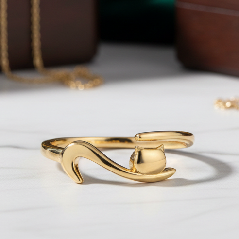 Anillo Gatuno Minimal – Plata de Ley Chapada en Oro