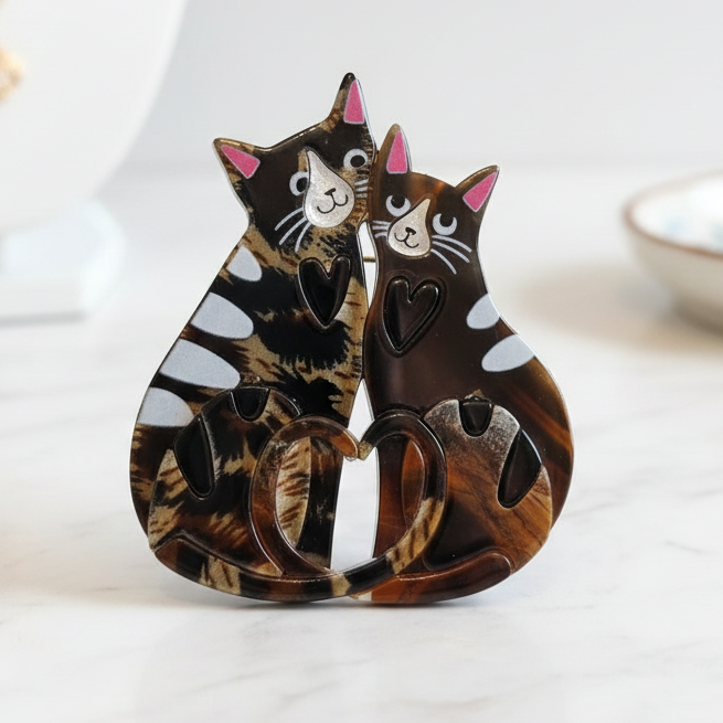 Broche Gatitos Enamorados – Tonos Oscuros & Jaspeado