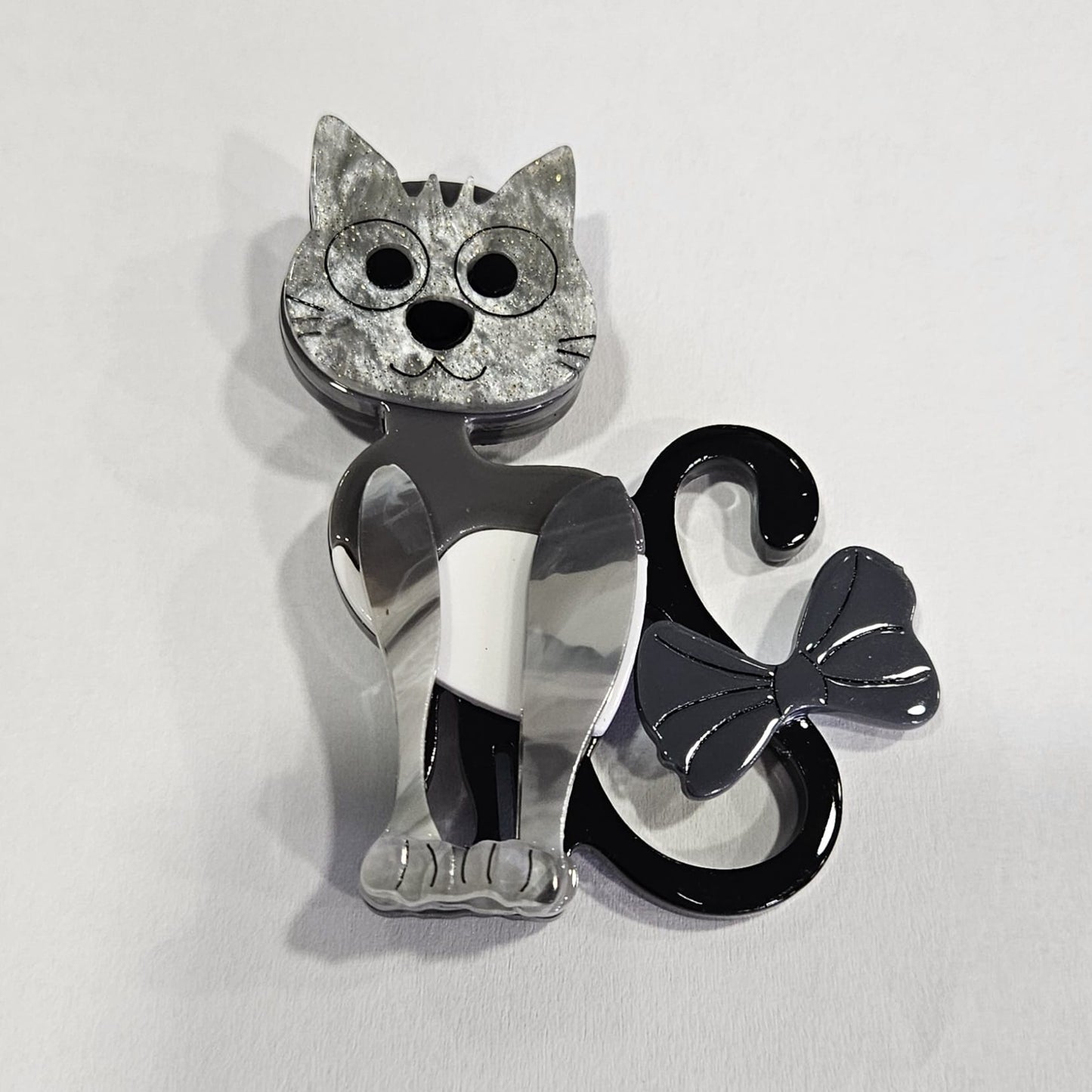 Broche Gato Lazo Gris
