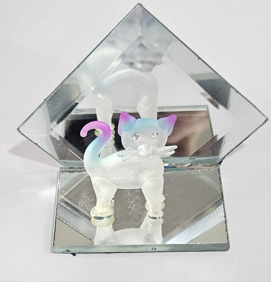 Figura cristal de espejo con gatito