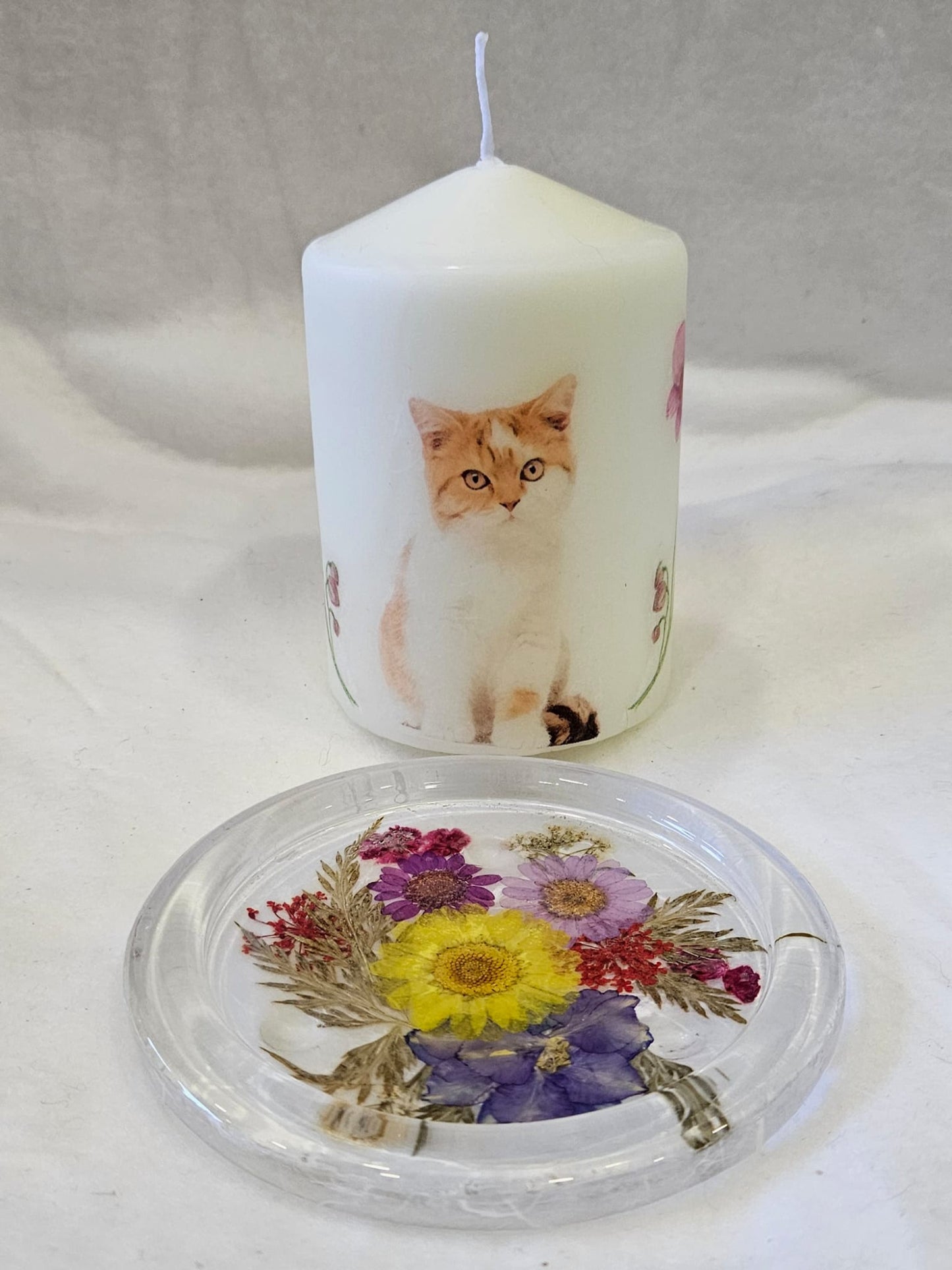 Vela de gato con plato de flores secas 12