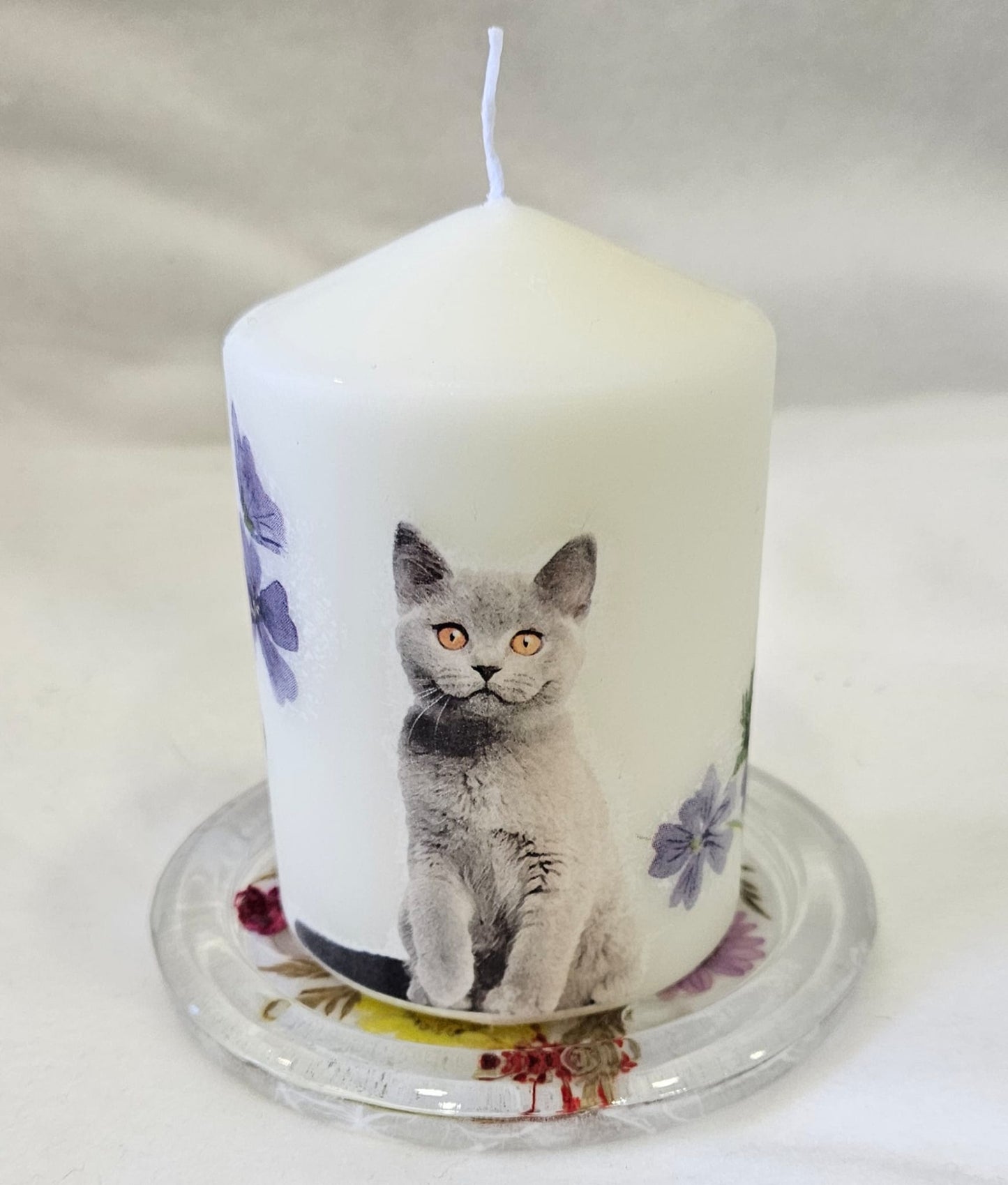 Vela de gato con plato de flores secas 2