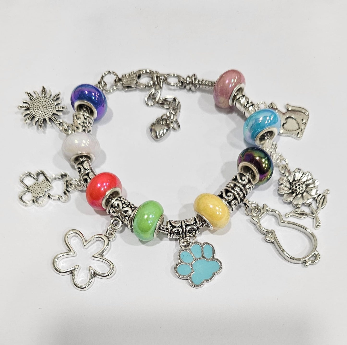 Pulsera de charms con abalorios de gatos