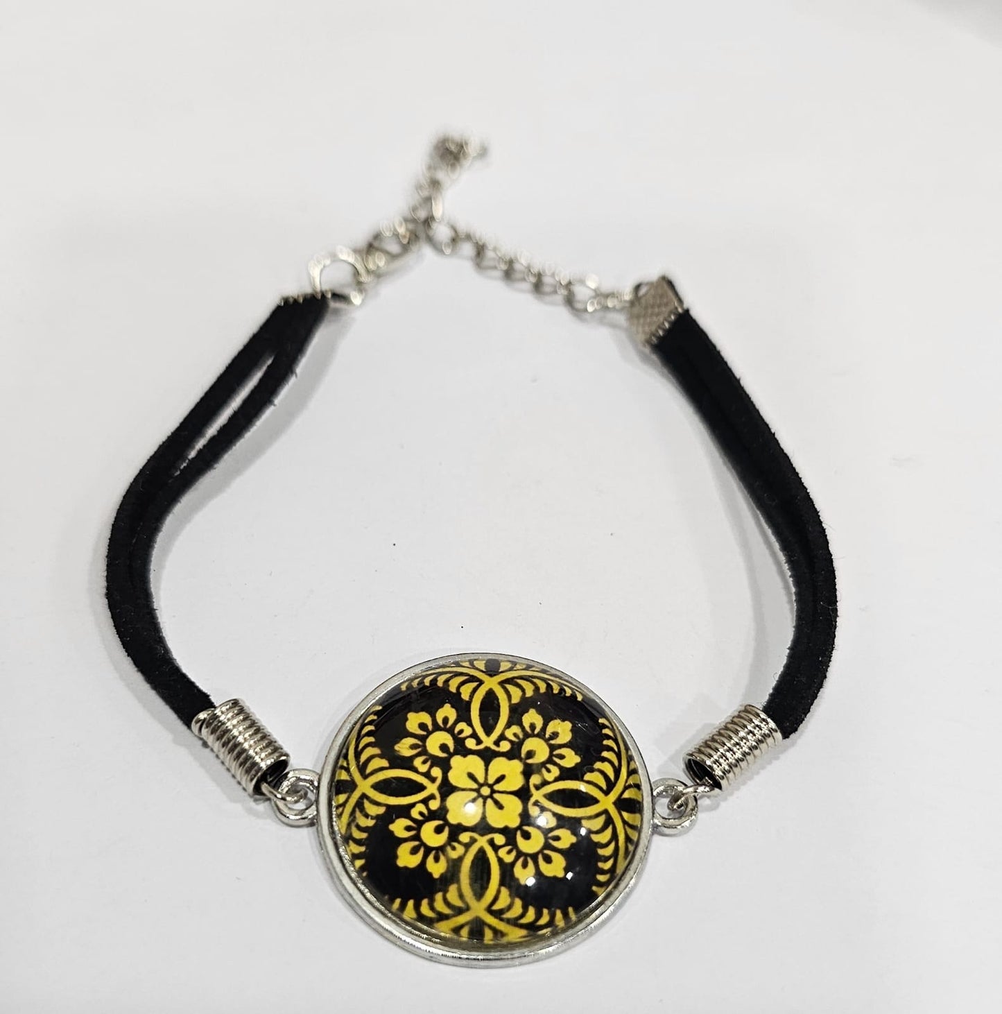 Pulsera de cordón con diseños florales tipo azulejo (envío aleatorio)