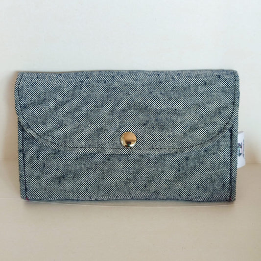 Cartera Denim Floral en color gris hecha a mano