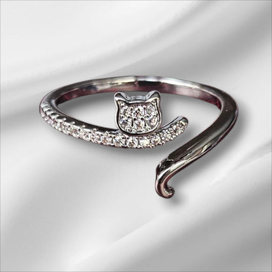 Anillo Plata de Ley con cabeza de gato y circonitas blancas