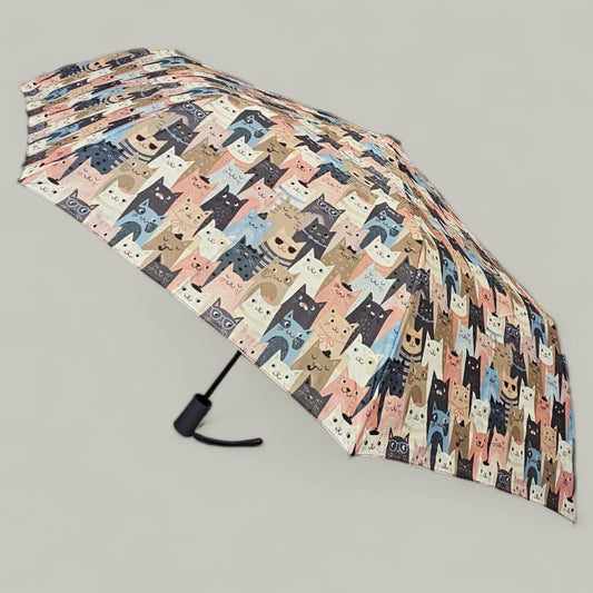 Paraguas plegable antiviento – Estampado de gatos multicolor, mango gris.