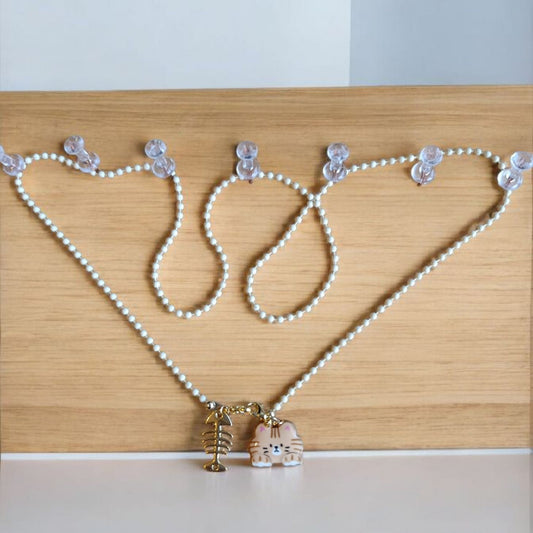 Collar Gato con Perlas – Detalle dorado y charm felino