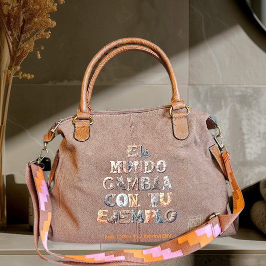 Bolso de tela marrón “El mundo cambia con tu ejemplo, no con tu opinión”
