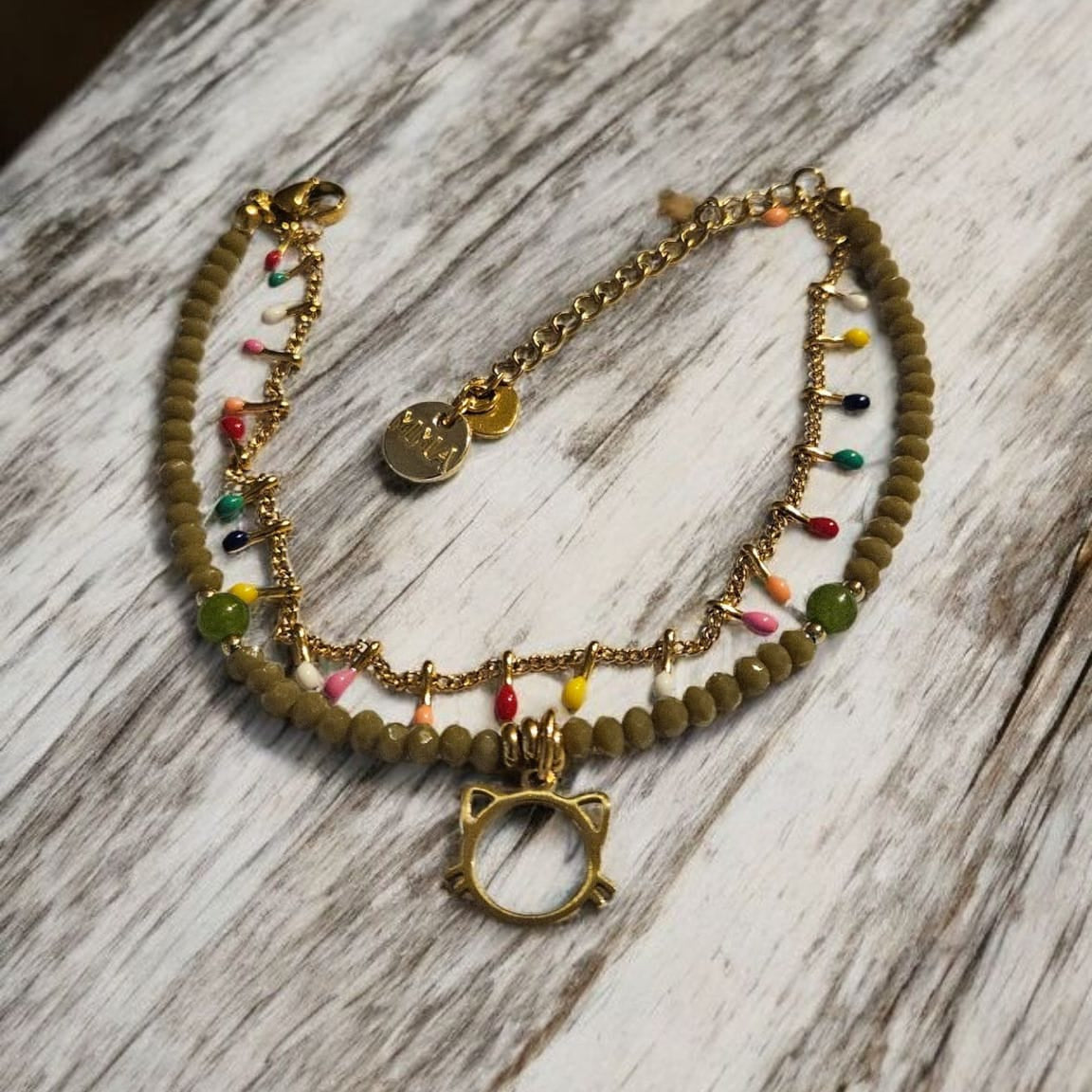 Pulsera “Michi Colorful” – Doble cadena &amp; charm de gatito dorado