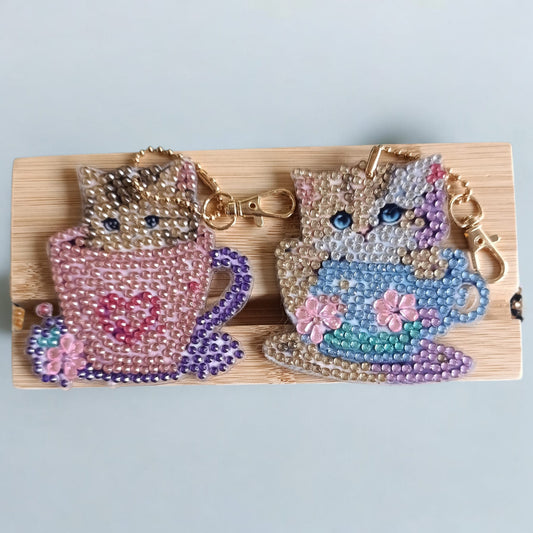 Llaveros “Michi Teacup Brilli-Brilli” – Edición solidaria (Envío aleatorio)