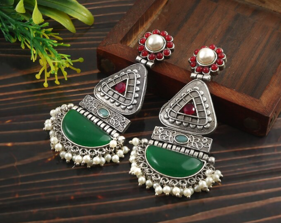 Pendientes de la India con piedras verde y rojo