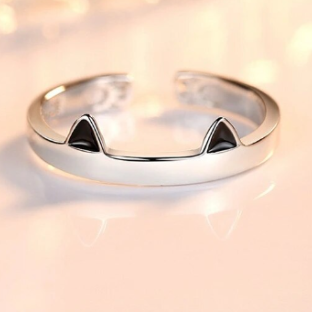 Anillo en Plata de Ley con orejas en negro