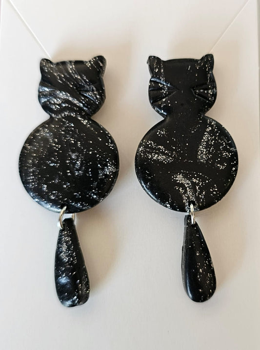 Pendientes de bisuteria de gatito negro y plata