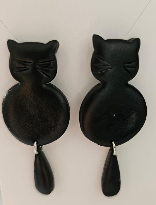 Pendientes de bisuteria de gatito negro