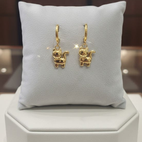 Pendientes Gatito Colgante Dorado – Acero Inoxidable